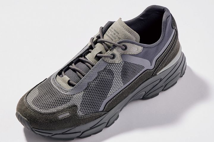 オシャレなだけじゃない！機能的で汎用性が高いモノトーンスニーカー12選