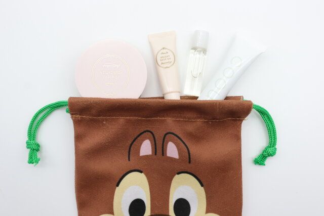 ダイソーディズニーチップ巾着コスメポーチ
