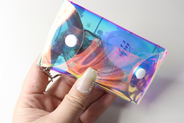 セリア オーロラマルチポーチ／ヤングオイスター／ふしぎの国のアリス 使用例