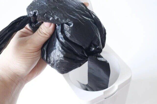 ダイソーの入れ替え楽ちん次が使いやすいサニタリー袋 M