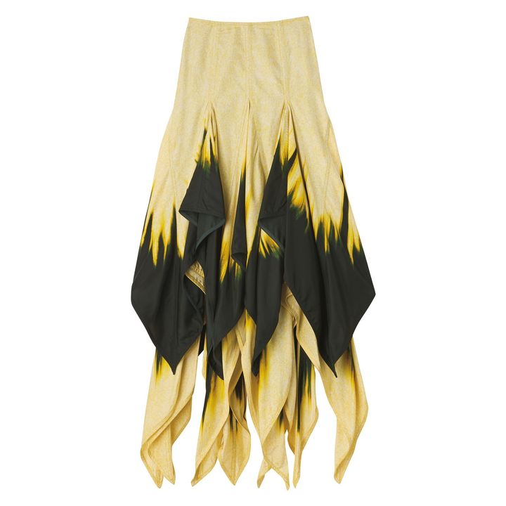 スカート ￥730,400／BOTTEGA VENETA