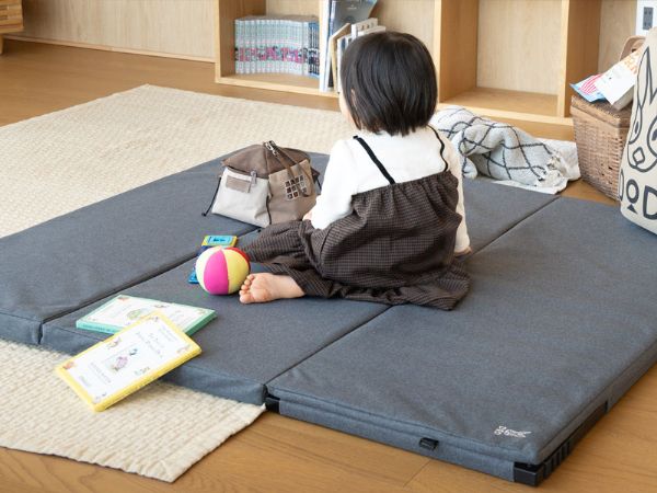 【DOD】薄く折りたたんで簡単に持ち運べる！キャンプで大活躍のソファが優秀すぎる！