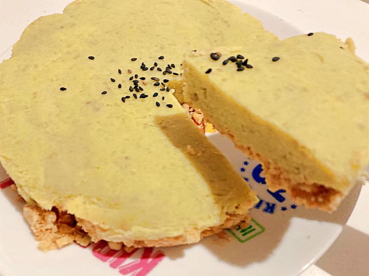 カットしたスイートポテトケーキ