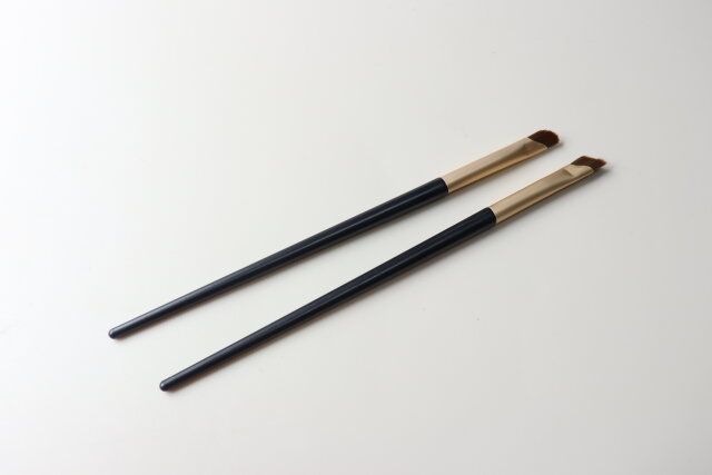 ダイソー ポイントメイクブラシ（ラウンド） ポイントメイクブラシ（フラット）