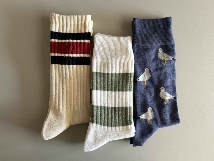 画像: 【UNIQLO and JW ANDERSON】1足ソックス¥390、3足まとめ買い¥990 www.uniqlo.com