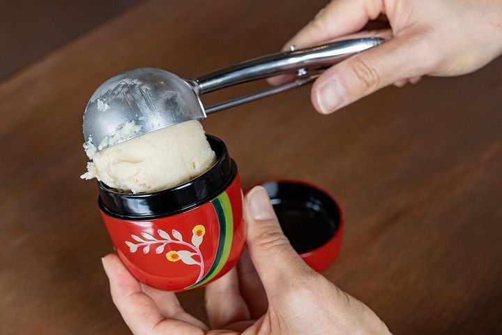  アイスクリームやヨーグルトを盛り付けるのにちょうど良い「小棗」