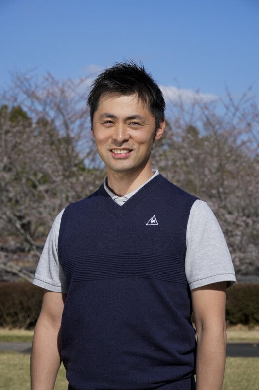 “球の曲がりを抑える”には手元の高さに注意！簡単に真っすぐ打てるようになる練習法