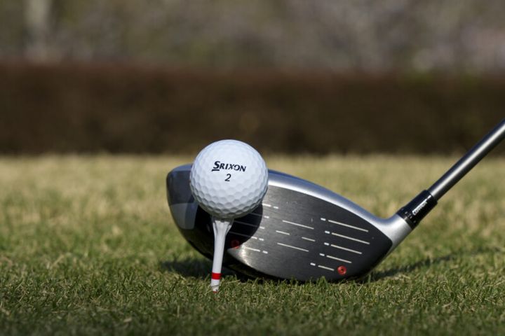 “球の曲がりを抑える”には手元の高さに注意！簡単に真っすぐ打てるようになる練習法