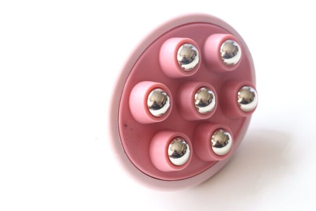 セリアの可愛いひんやりリフレッシュローラー 肩腰用