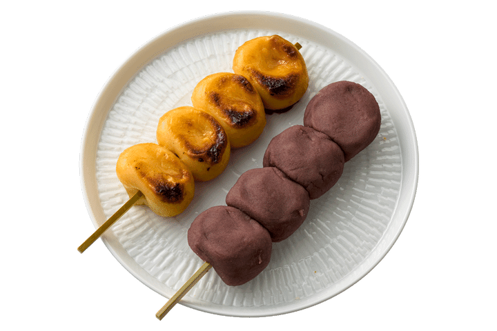 〈羽二重団子〉の焼きだんご、餡だんご
