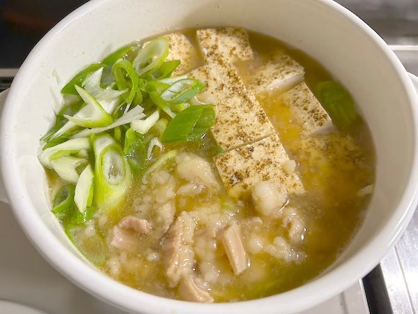 出来上がったもつ鍋を上から見る