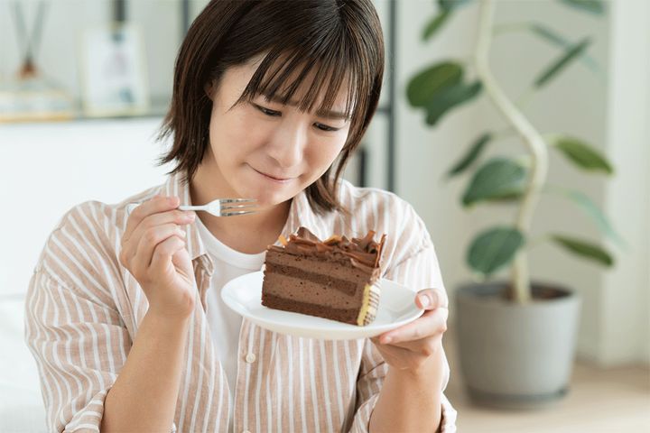生理前・生理中の食欲増加に悩む人は7割以上！
