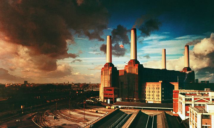 ４）【(c)Pink Floyd】HAPO4378_M_1977_PinkFloyd_Animals_AlbumArt_20_PF_CC.png