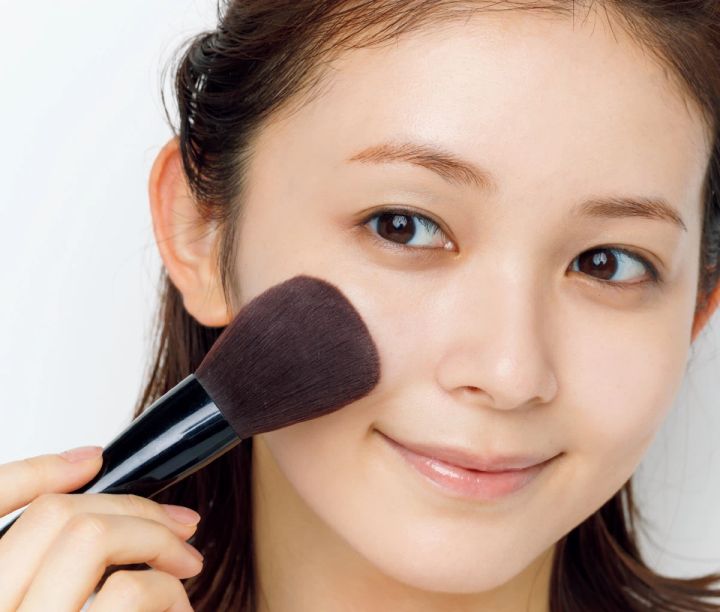 長井かおり しっとりパウダーを微振動でまぶし塗り