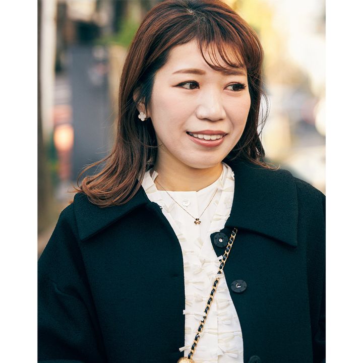 プッシュギフトのヴァンクリーフ＆アーペルのネックレスとピアスを身につけた読者