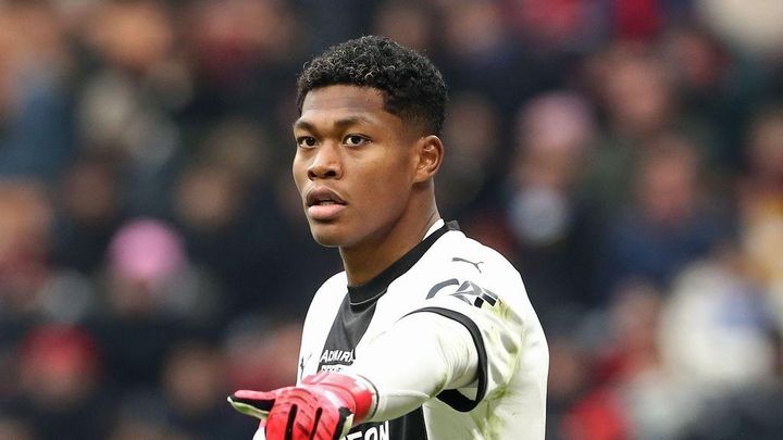 日本代表GKに世界最高級クラブが「上位スカウト」を派遣！経営陣が73億円獲得を推進