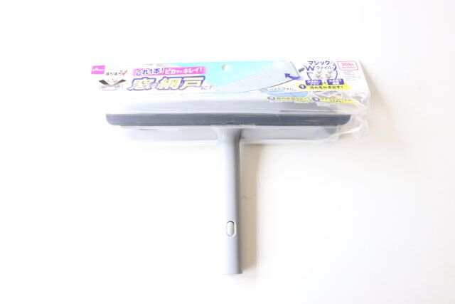 ダイソー 窓・網戸クリーナー（落ち落ちV） パッケージ