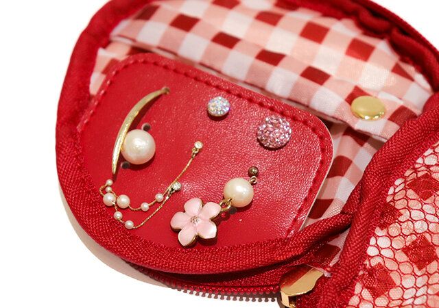 宝島社ムック付録のメゾン ド フルールのいちごアクセサリーケース11