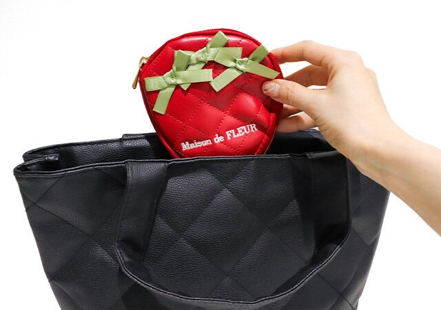 宝島社ムック付録のメゾン ド フルールのいちごアクセサリーケース6