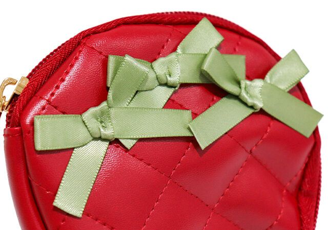 宝島社ムック付録のメゾン ド フルールのいちごアクセサリーケース4