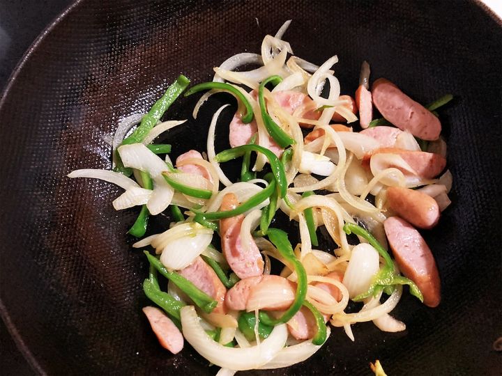 火が通った野菜とウインナー