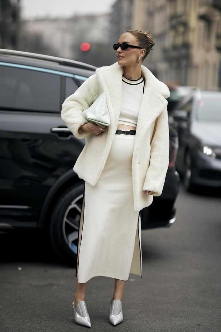 画像: 抜け感をプラスすれば、垢抜けオールホワイトに