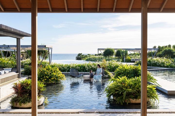 お子様も安心して楽しめる水深10cmのエリア