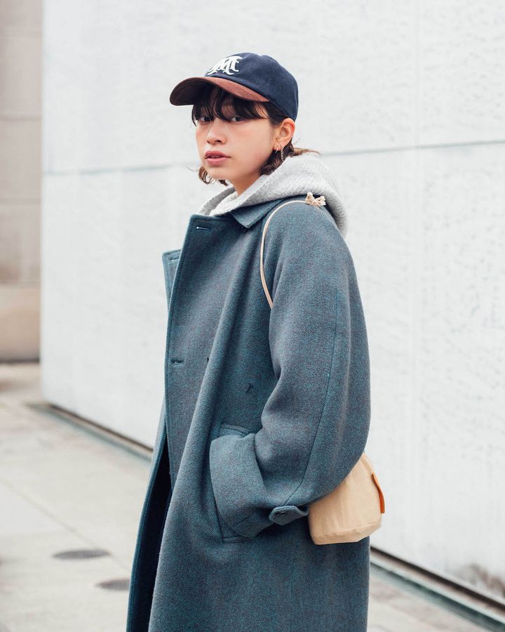 “パーカをレイヤード”のお手本コーディネート5選。冬はフーディで首周りも暖かく【TOKYO SNAP】