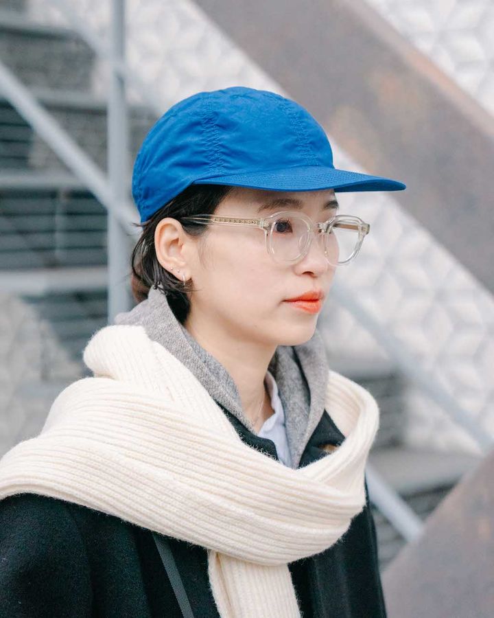 “パーカをレイヤード”のお手本コーディネート5選。冬はフーディで首周りも暖かく【TOKYO SNAP】