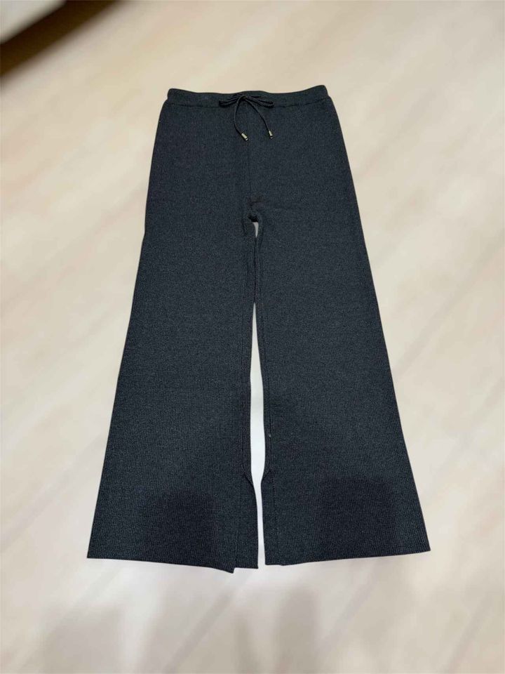 画像: リブニットスリットフレア