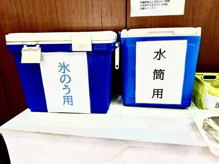 「氷のう用」「水筒用」ふたつの氷の違いは？読者記者が行く!