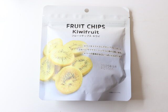ダイソーのフルーツチップス キウイのパッケージ