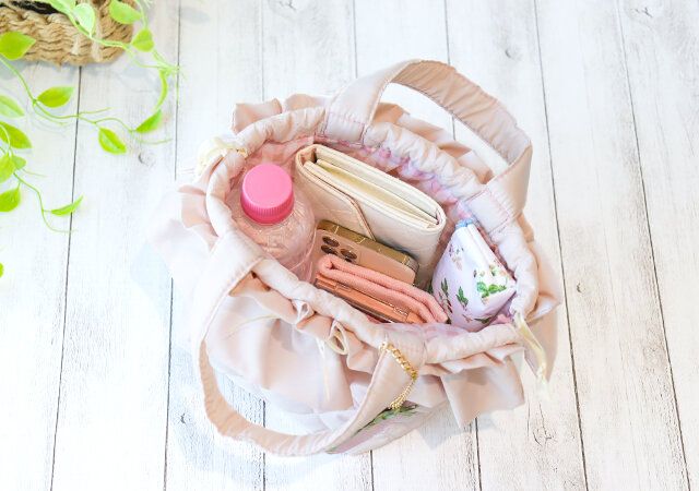 宝島社ムック付録のメゾン ド フルールのいちご巾着トートバッグ6