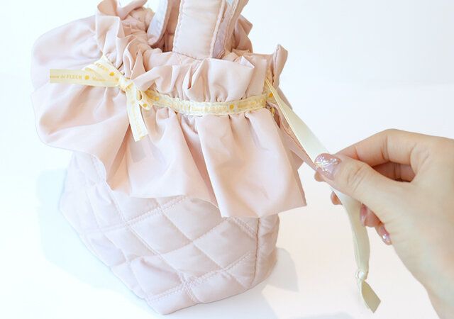 宝島社ムック付録のメゾン ド フルールのいちご巾着トートバッグ2