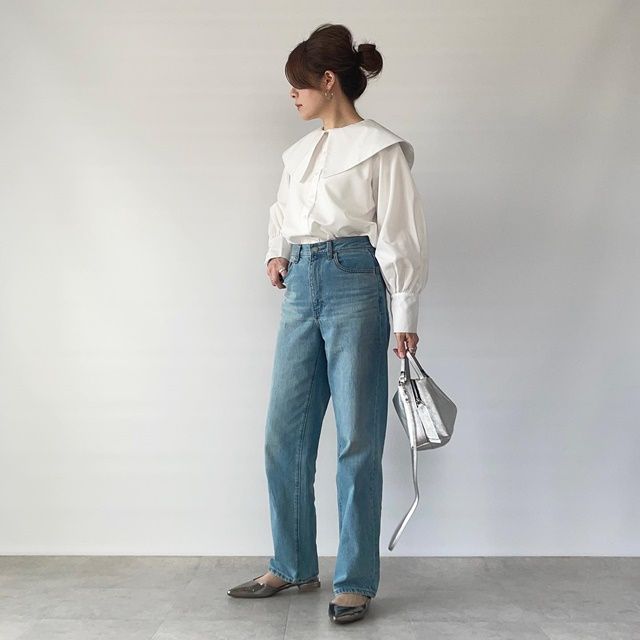 ビッグカラーシャツ×GUのブルーの「ハイライズストレートジーンズ」