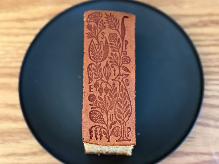 「スパイスカステラ」の中身