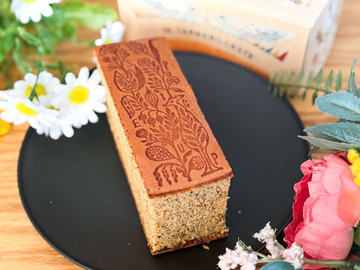 テーブルに並んだ「スパイスカステラ」