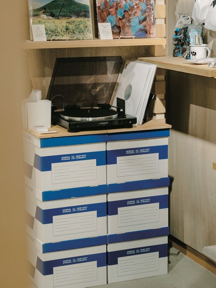 オフィスでも自宅でも大活躍！ かゆいところに手が届く収納アイテムが充実【“見せるプロ”たちの収納術】