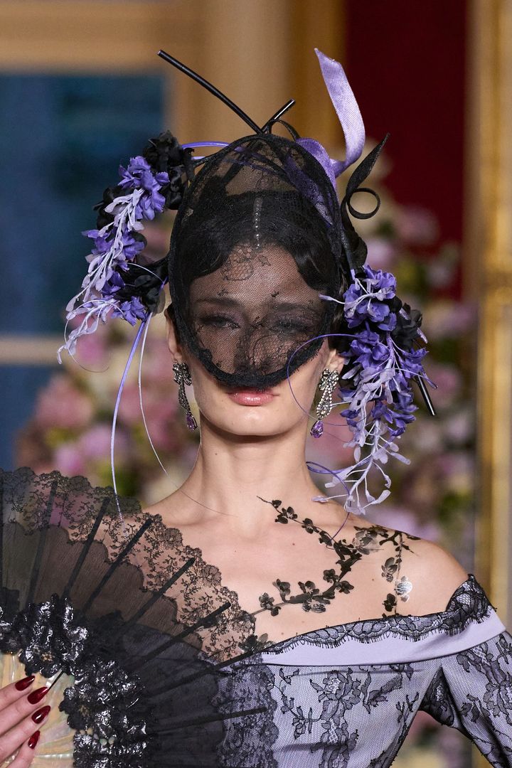 ミス・ソヒ 2025年春夏オートクチュールコレクションより。