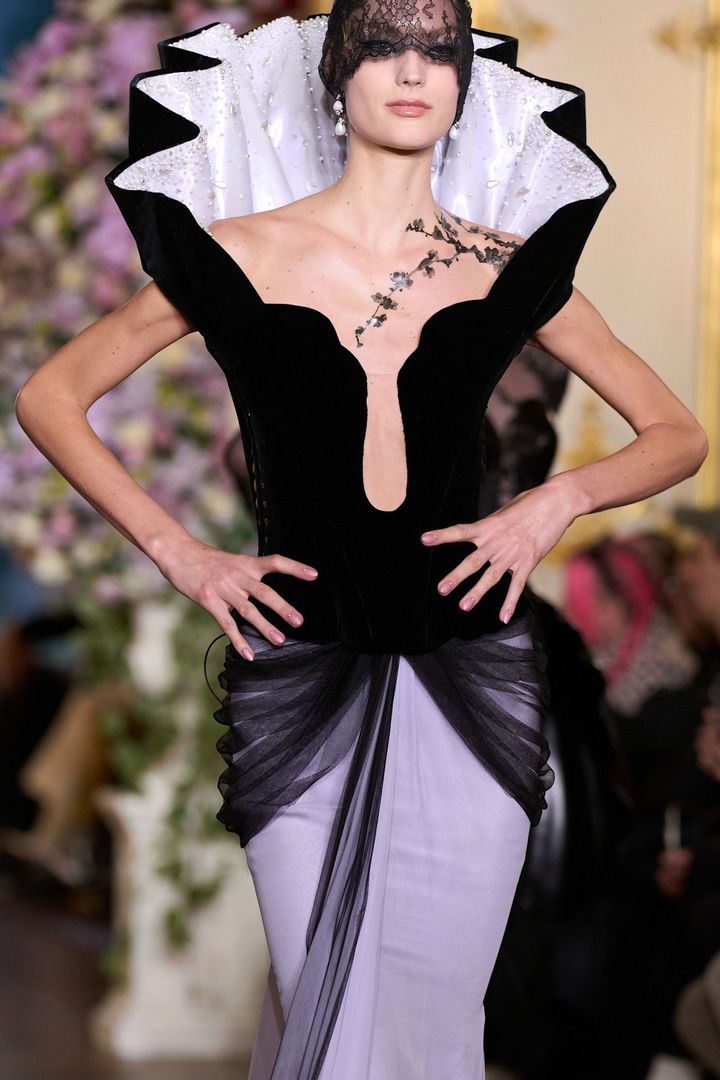 ミス・ソヒ 2025年春夏オートクチュールコレクションより。