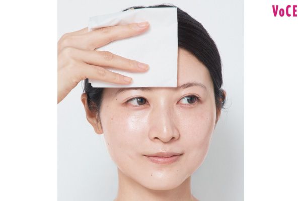 テカりやすい部分のみティッシュオフ