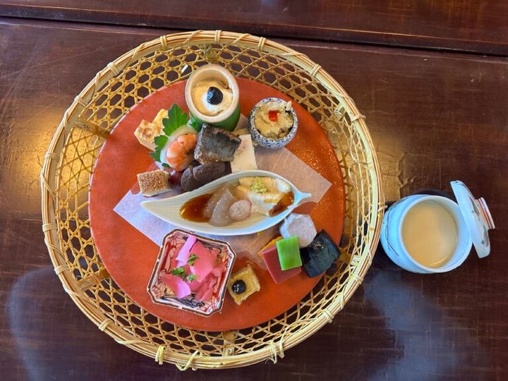 韻松亭 花籠御膳