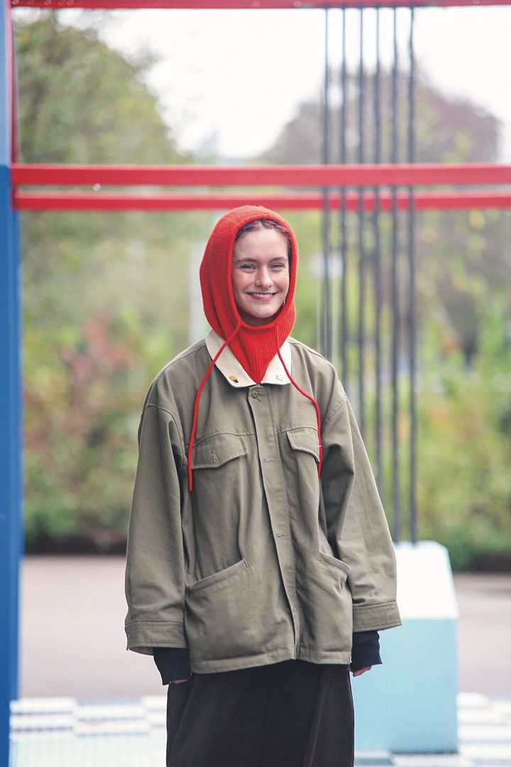 ニット、コーデュロイ、レザーなど素材使いがポイント！【ロンドンガールの一週間コーデ】