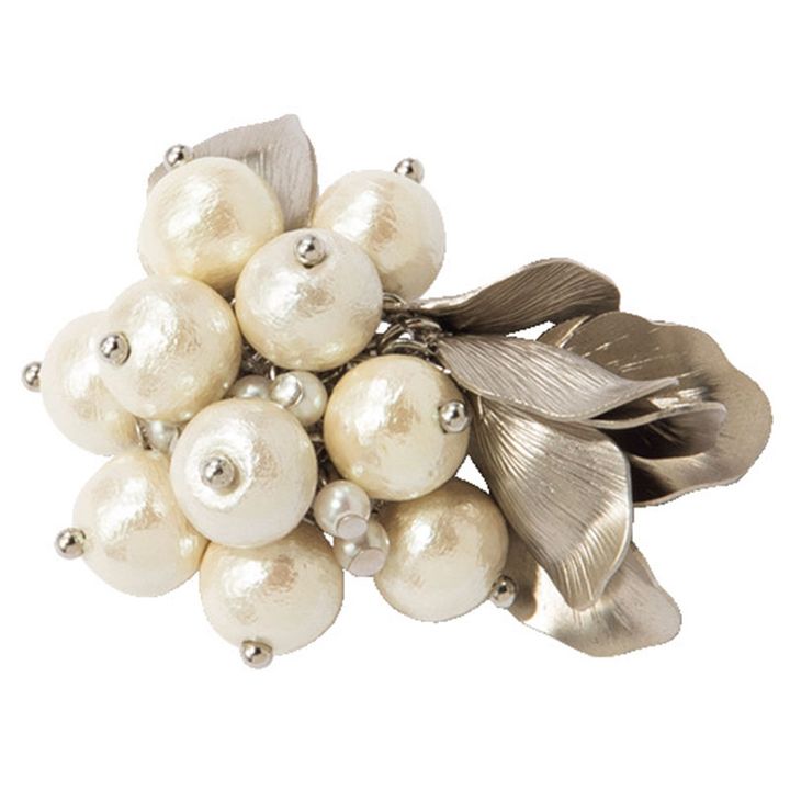 コットンパールのブローチ