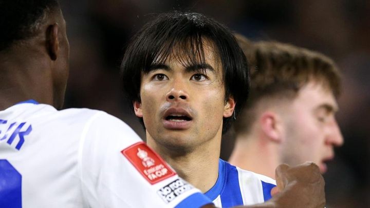 三笘薫のゴールが海外で物議！？敵将は「明らかにハンド」もVAR自体なし