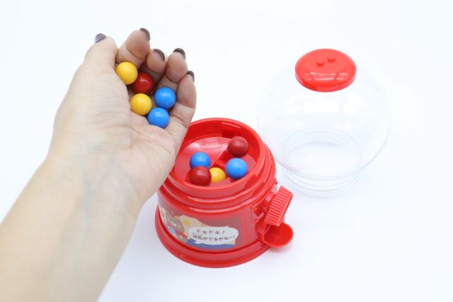 ダイソーカプセルトイ3色
