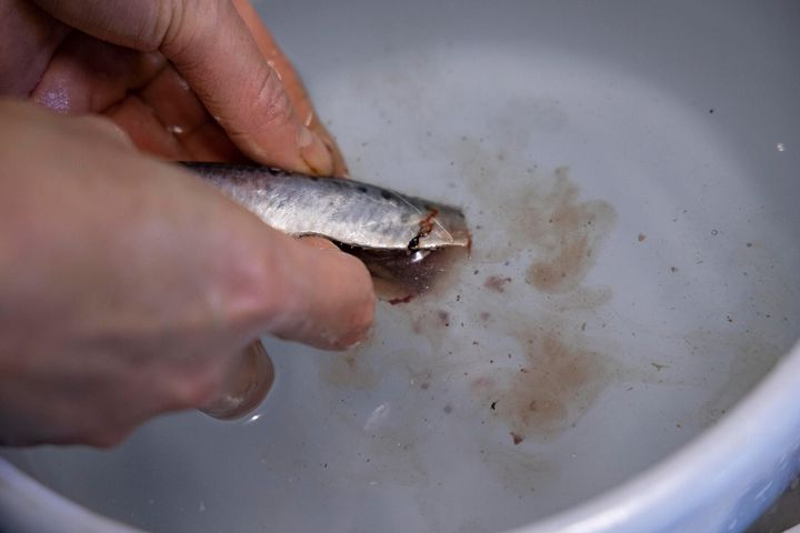 腹の中を水で洗う