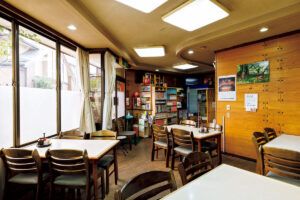 食堂 さわ屋 店内