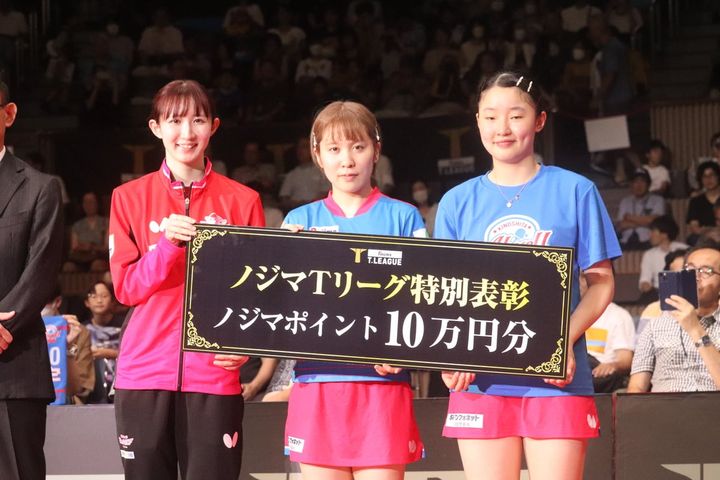 早田ひな（左から）、平野美宇、張本美和 撮影：SPREAD編集部