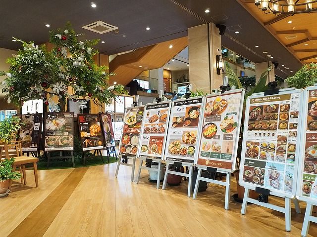 施設内の飲食エリア